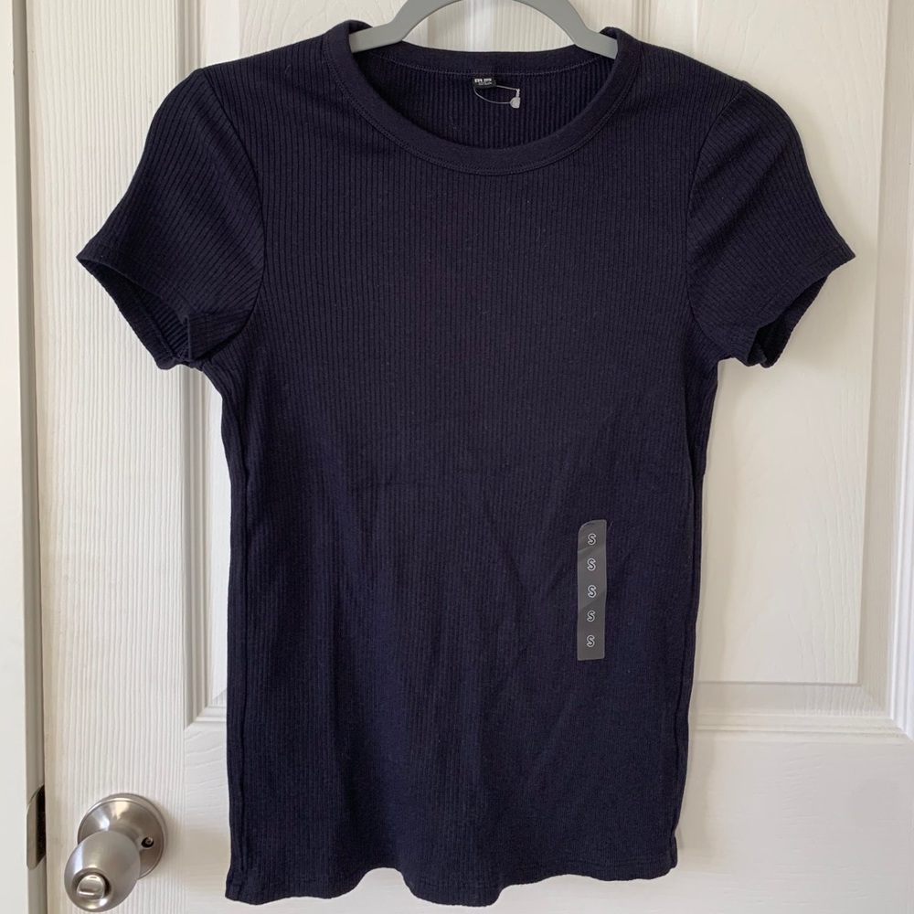 NWT Uniqlo Basic Ribbed Tee